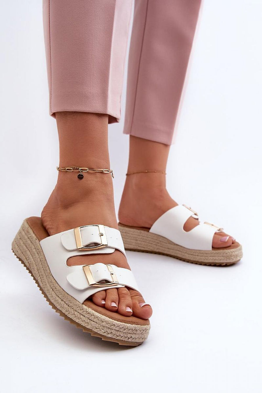  Clacquettes model 197419 Step in style 