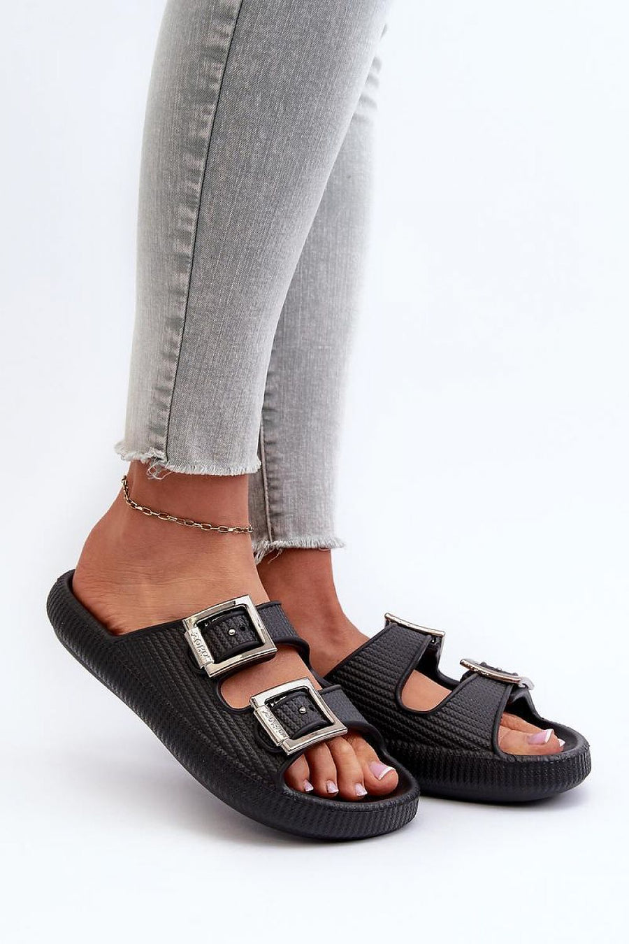  Clacquettes model 197661 Step in style 
