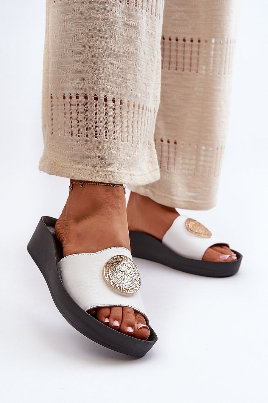  Clacquettes model 198478 Step in style 