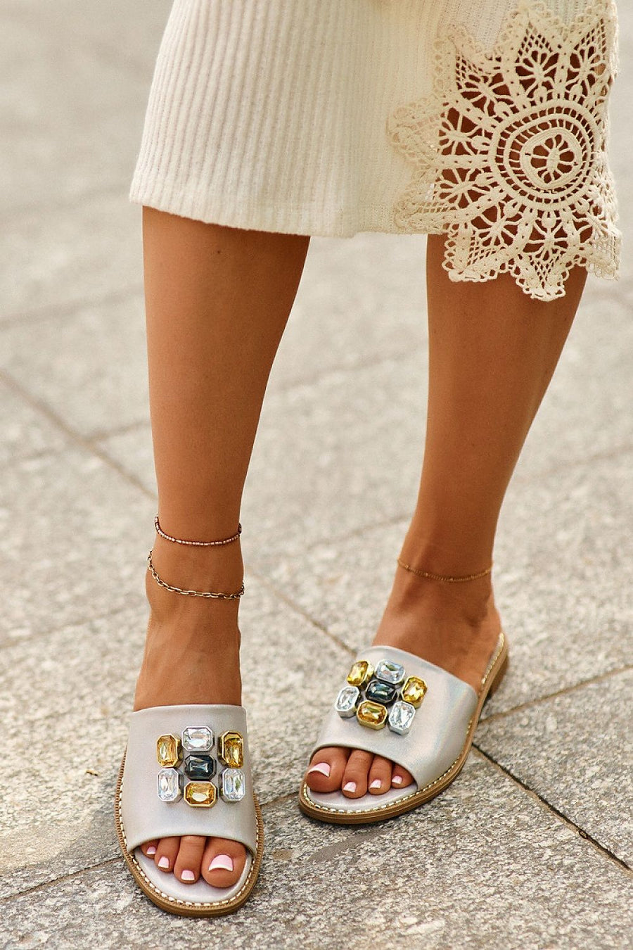  Clacquettes model 198613 Step in style 