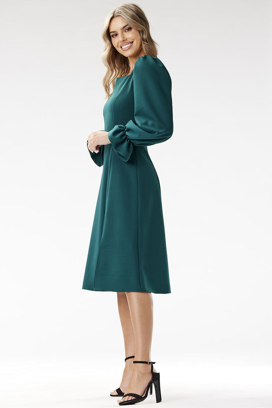  Robe de cocktail model 204268 awama 