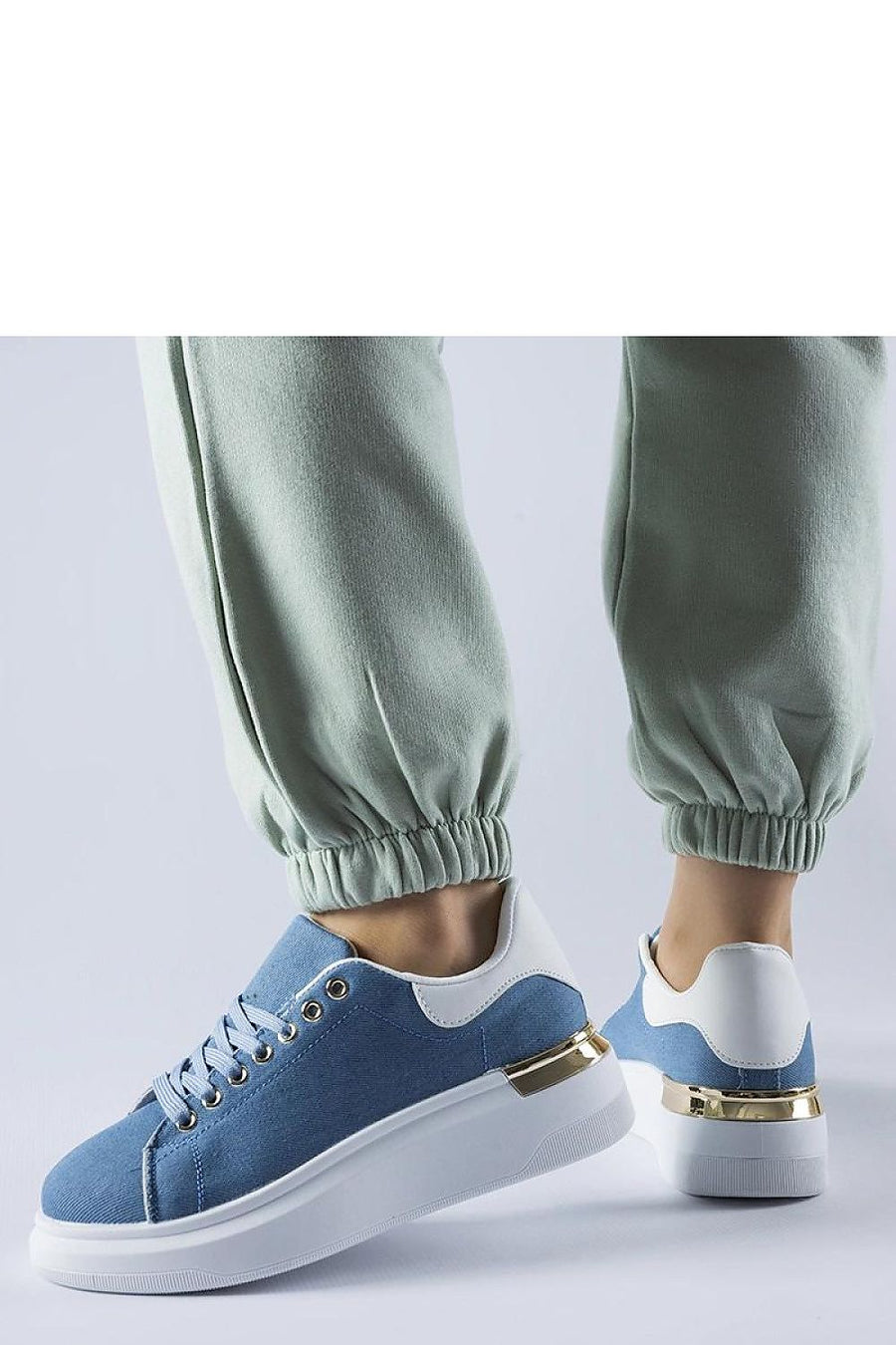  Baskets model 207619 Solea 