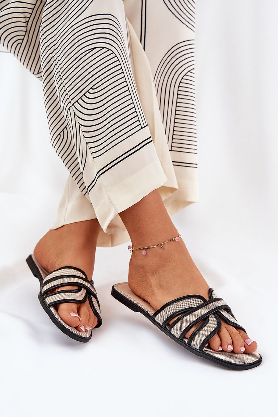  Clacquettes model 209955 Step in style 