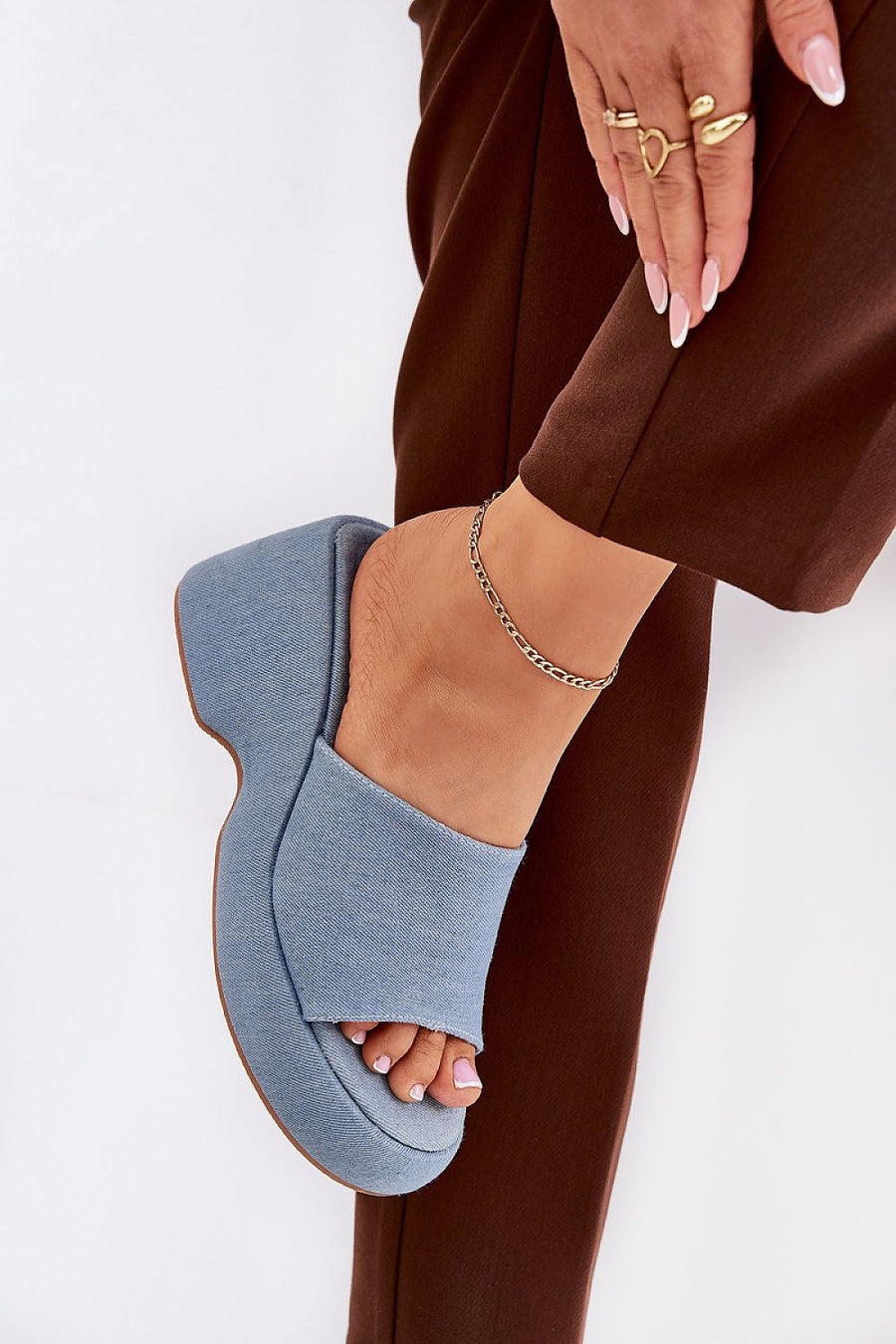  Clacquettes model 210171 Step in style 