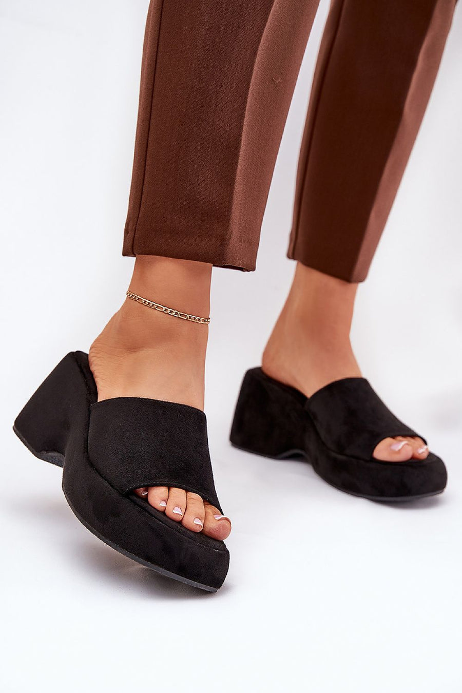  Clacquettes model 210172 Step in style 