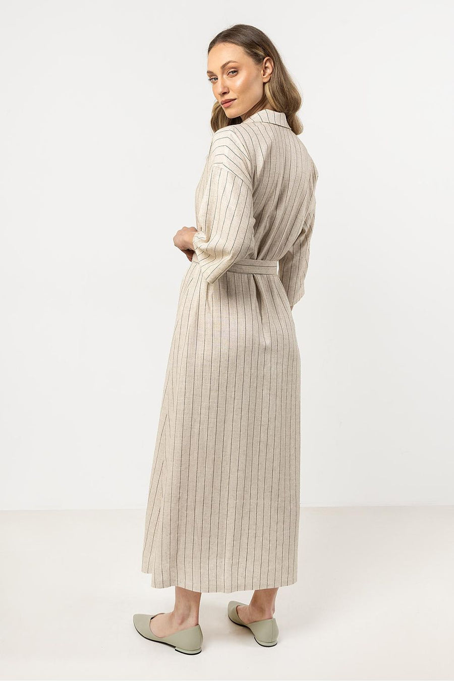  Robe de jour model 213969 awama 