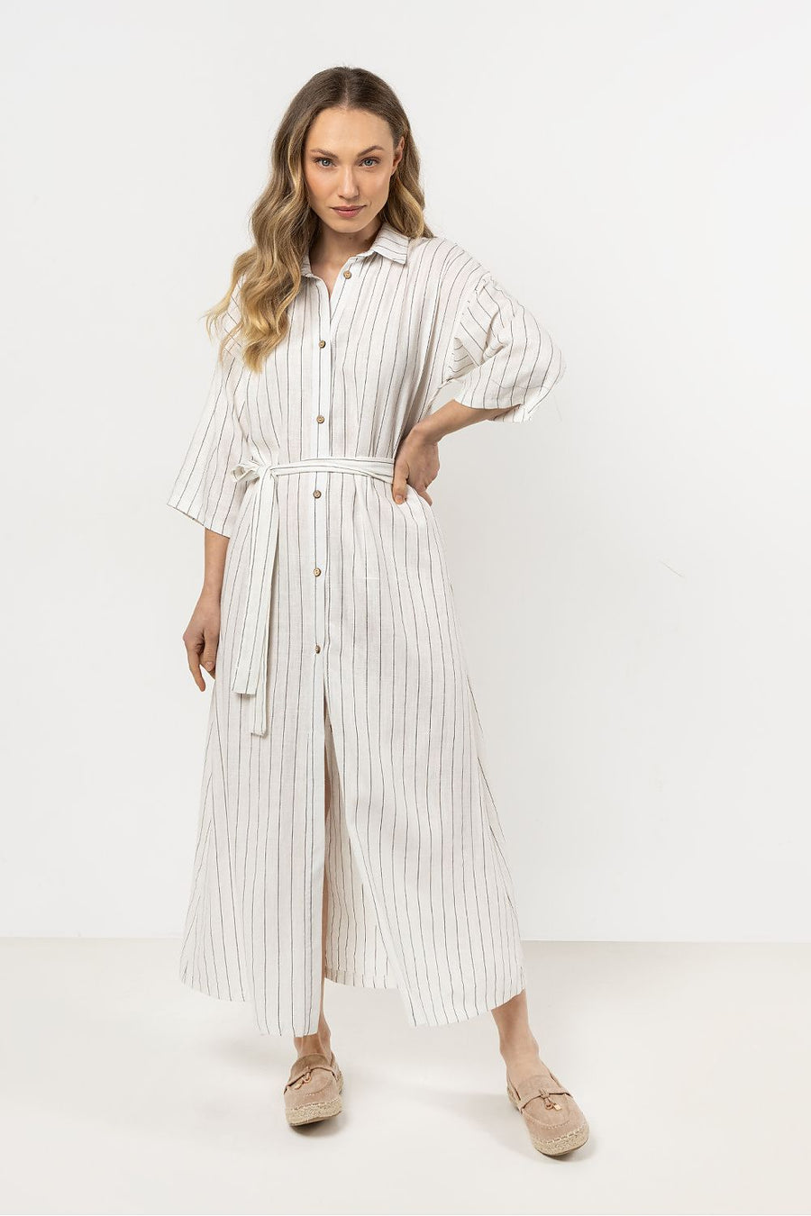  Robe de jour model 213970 awama 