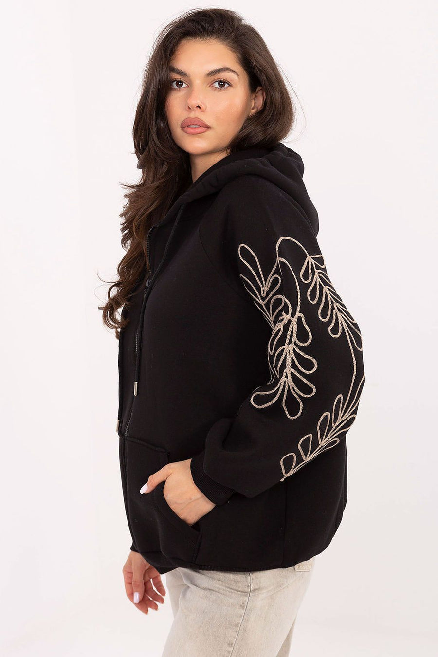  Sweatshirt model 218247 Relevance 