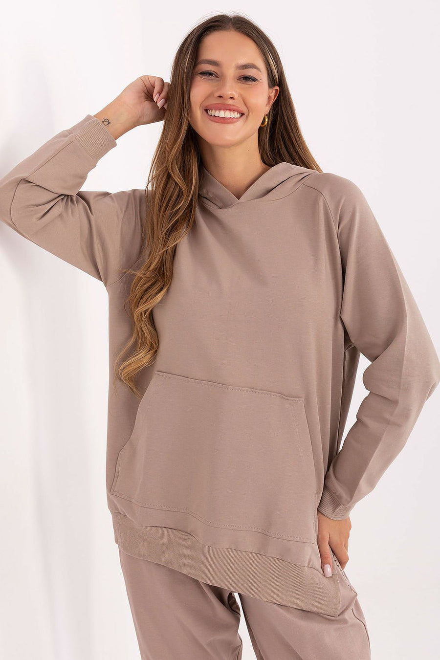  Sweatshirt model 218621 Relevance 