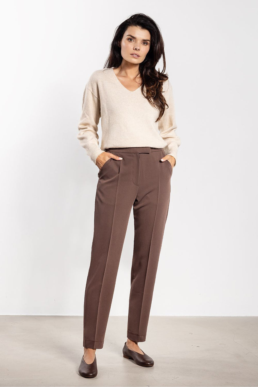  Pantalon femme model 218977 awama 