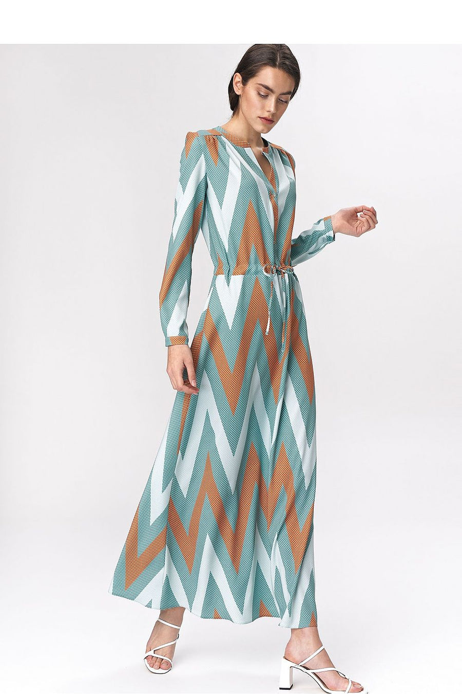  Robe de jour model 140882 Nife 