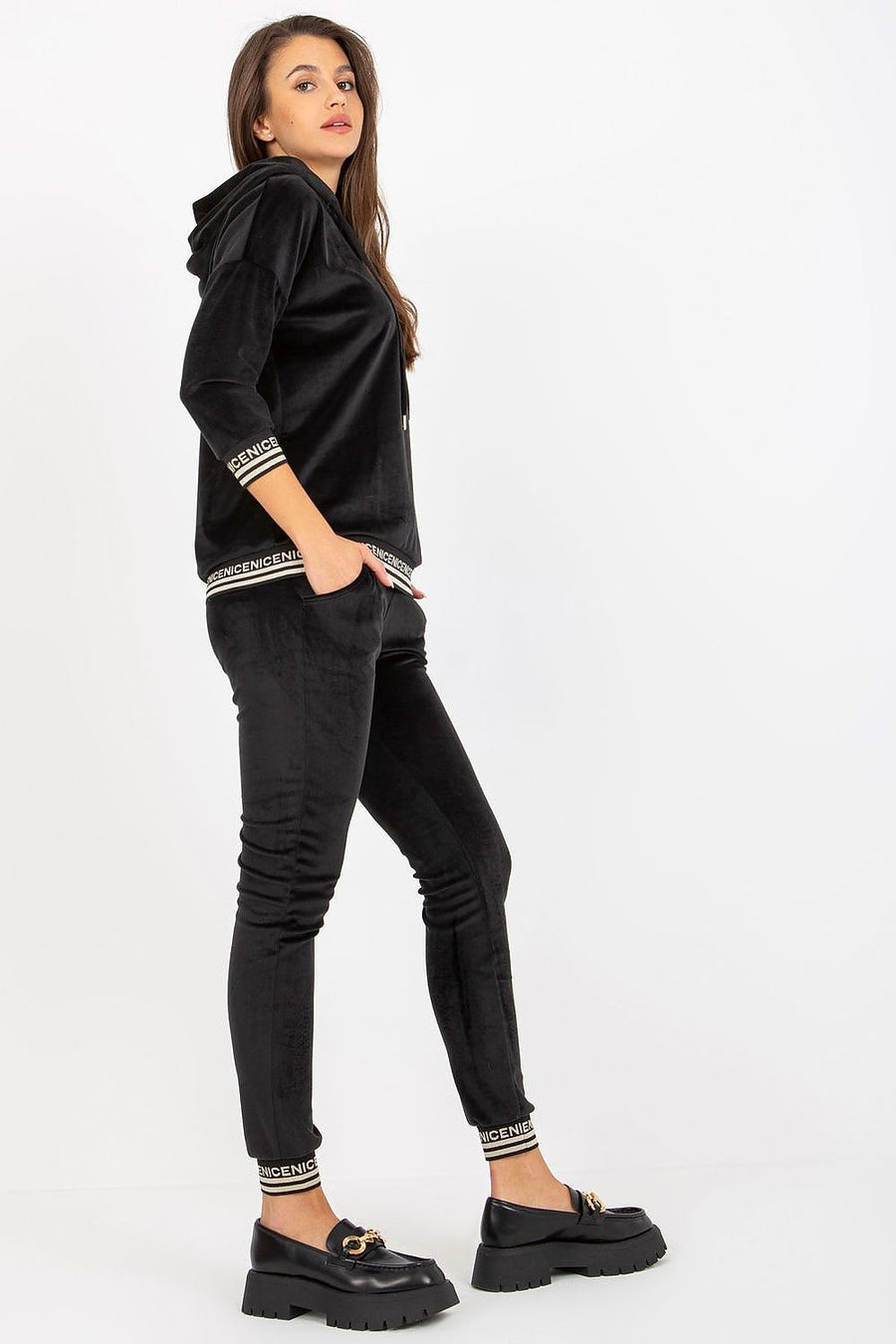  L`ensemble model 172688 Relevance 