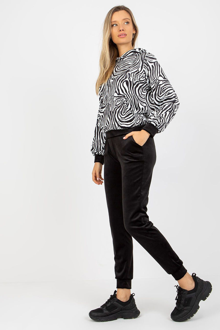 L`ensemble model 173358 Rue Paris 